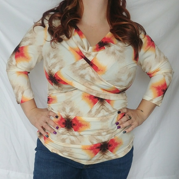 Vince Camuto Tops - Vince Camuto Medium Patterned Scoop Neck Blouse